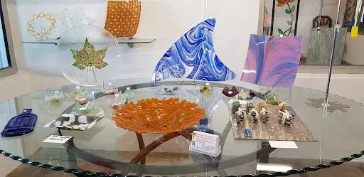 Atelier Du Vitrail Denis Berger: Vitrerie -Depannage vitre cassée Andrézieux Bouthéon à Saint-Just-Saint-Rambert