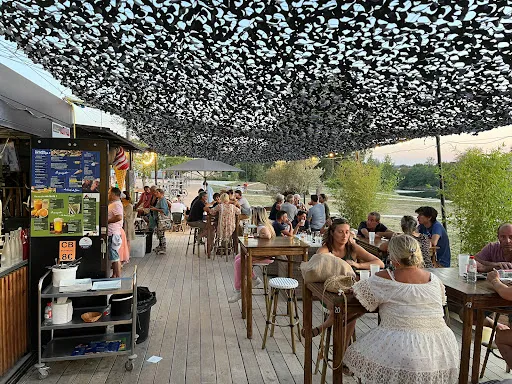 Guinguette des bords de Loire à Saint-Just-Saint-Rambert