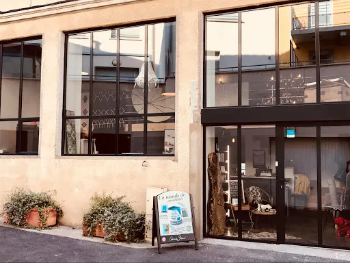 Les petits greniers à Saint-Just-Saint-Rambert