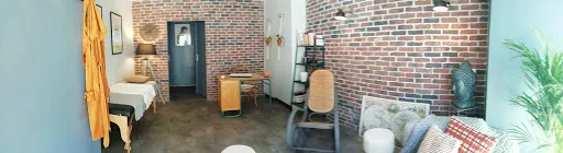 Ludivine Stanio Hypnose ericksonienne & spirituelle - TAROT - médium à Saint-Just-Saint-Rambert