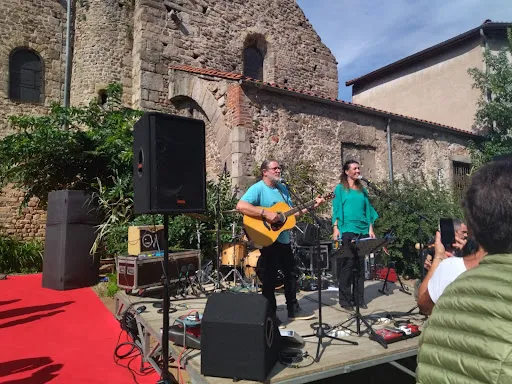 Salle du prieuré à Saint-Just-Saint-Rambert